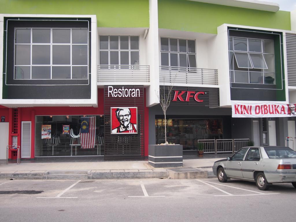 Sri Enstek Hotel Klia, Klia 2 & F1 Сепанг Екстериор снимка