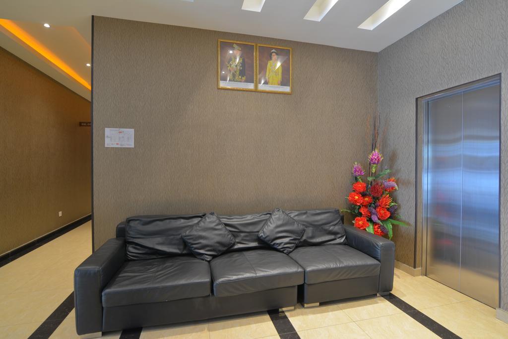 Sri Enstek Hotel Klia, Klia 2 & F1 Сепанг Екстериор снимка