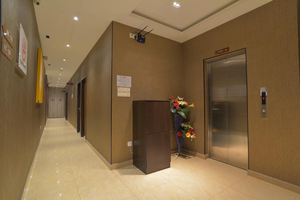 Sri Enstek Hotel Klia, Klia 2 & F1 Сепанг Екстериор снимка