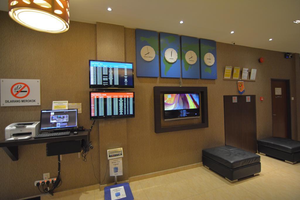Sri Enstek Hotel Klia, Klia 2 & F1 Сепанг Екстериор снимка