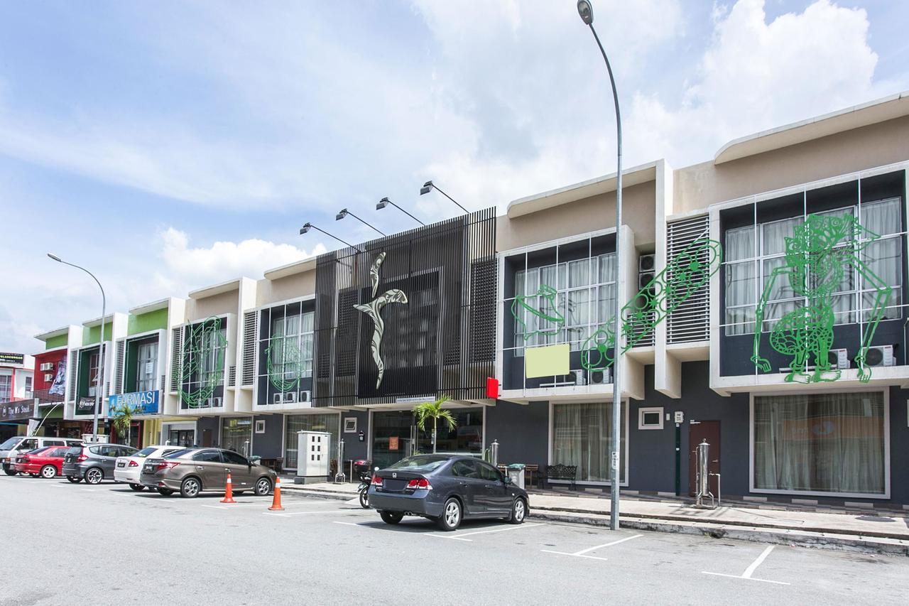 Sri Enstek Hotel Klia, Klia 2 & F1 Сепанг Екстериор снимка