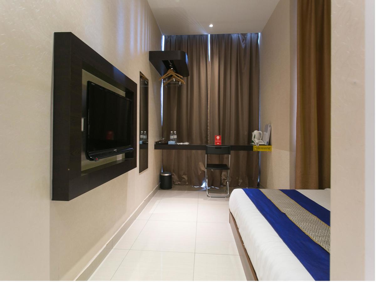 Sri Enstek Hotel Klia, Klia 2 & F1 Сепанг Екстериор снимка