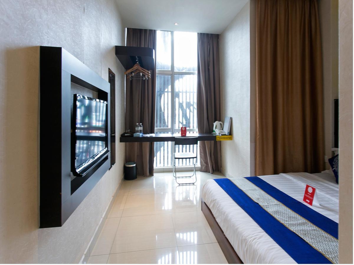Sri Enstek Hotel Klia, Klia 2 & F1 Сепанг Екстериор снимка